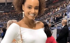 哭悲医院打扑克片段